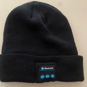 Wireless Bluetooth beanie with headphones